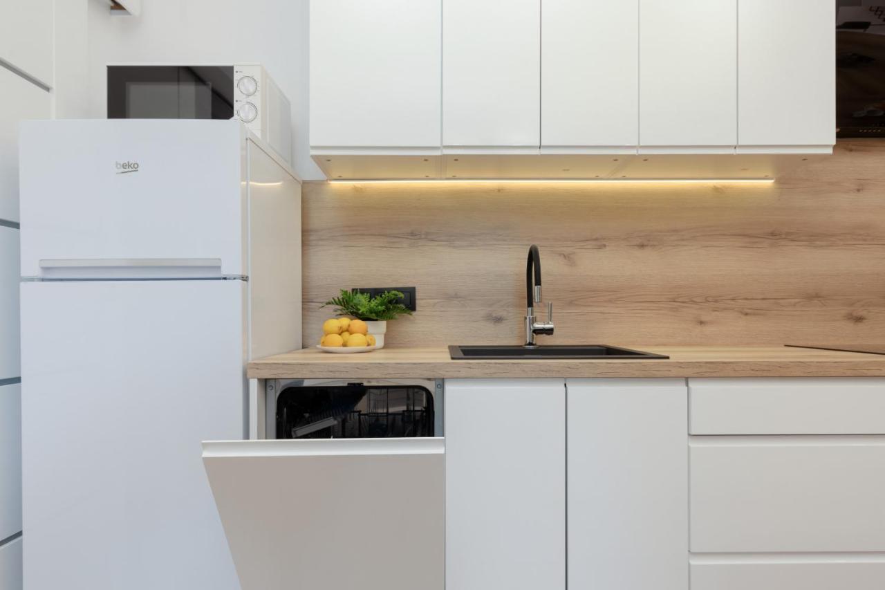 Roomy Apartment Oczapowskiego In Bielany By Noclegi Renters Varšava Exteriér fotografie